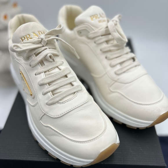 Men’s Prada triangle logo leather sneakers size 8 fits 9 US made in Italy - Picture 1 of 12
